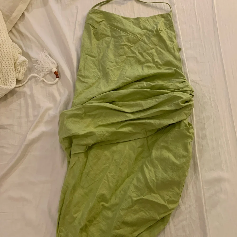 NWOT Green Asymmetrical Backless Summer Dress - Picture 4 of 5